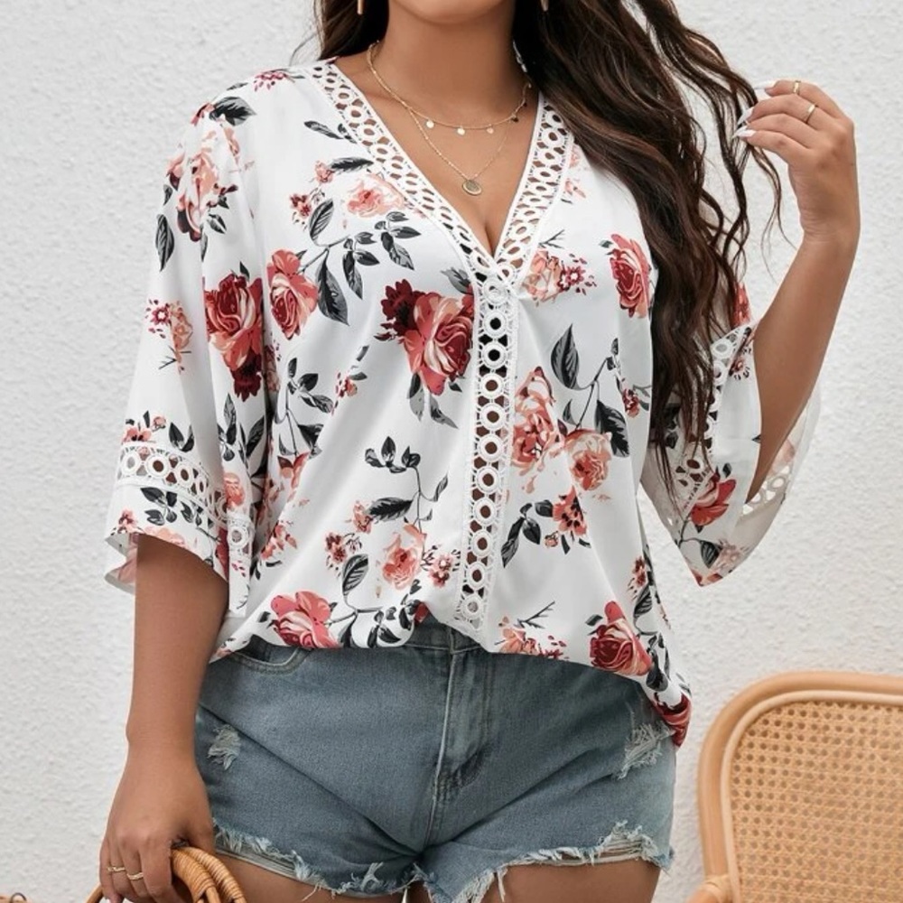 🤩HP🤩🌷$3for$30🌷Half sleeve floral blouse - Picture 4 of 6